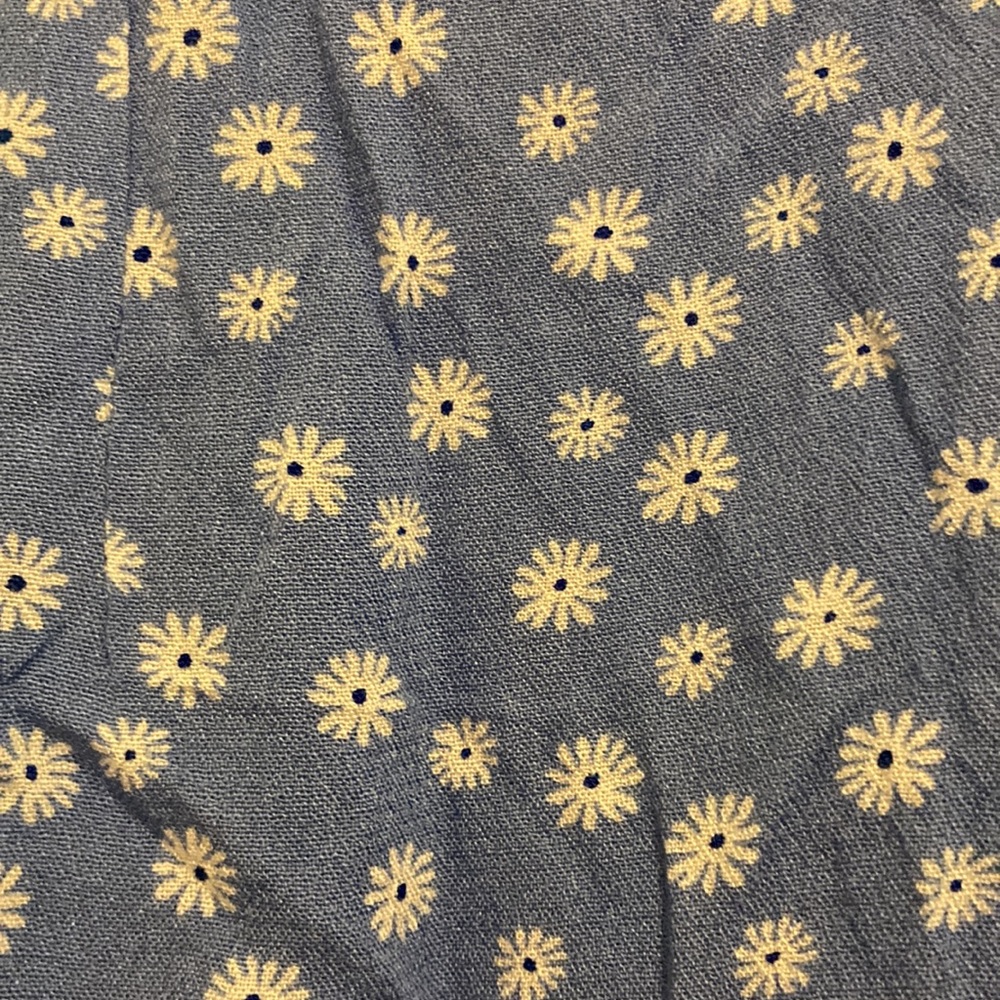 Blue with white flowers mini skirts size small - Picture 3 of 3